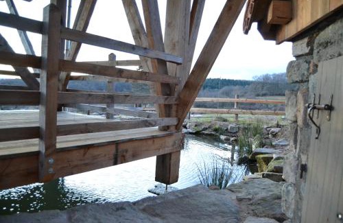 Saint-Sernin-du-Bois Ski Chalet | Family-Friendly Retreat at Les Cabanes des Fontaines
