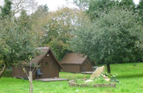 Plouigneau House | Experience Les Cabanes de Kerellou with Breakfast & Hot Tub