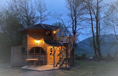 Cazarilh Resort | Relax at Les Cabanes De Pyrene with Oceanfront Views
