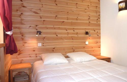 Villar-d'Arene Apartment | Cozy Les Cabasses 8: Ideal Family Retreat in Village House