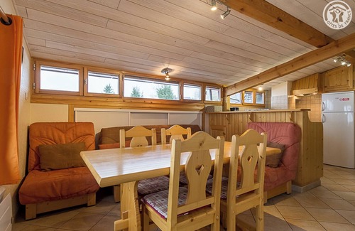 Saint-Julien-Mont-Denis House | Cozy LES Cabrettes - Family-Friendly Stay in St-Julien-Montdenis
