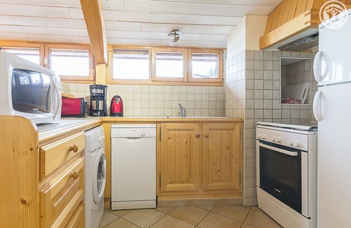 Saint-Julien-Mont-Denis House | Cozy LES Cabrettes - Family-Friendly Stay in St-Julien-Montdenis