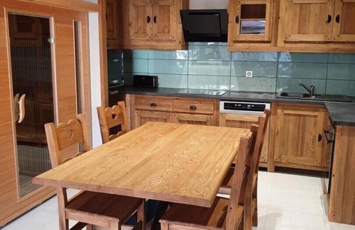 Bessans House | Relaxing Retreat at LES Cabris - Family-Friendly Amenities
