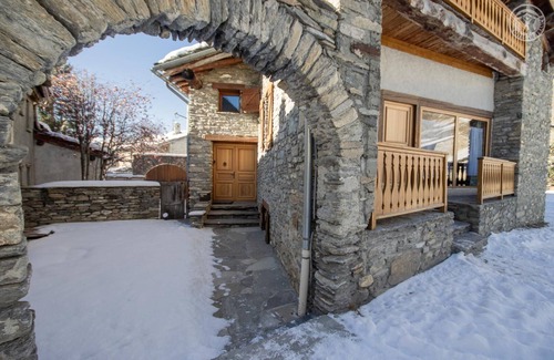 Bessans House | Relaxing Retreat at LES Cabris - Family-Friendly Amenities
