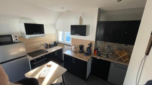 Bleriot-Plage Apartment | Discover les Calimottes: Pet and Child-Friendly Retreat