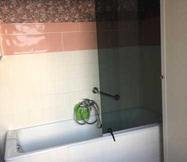 Mazamet Bed & Breakfast | Discover Les Camélias: Guest Rated 9.2 with Family Amenities