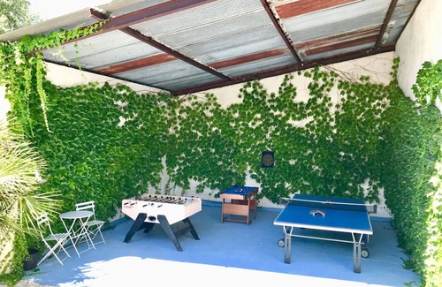 Moragne House | LES Capucines: Oceanfront Gite Complex with Family Amenities