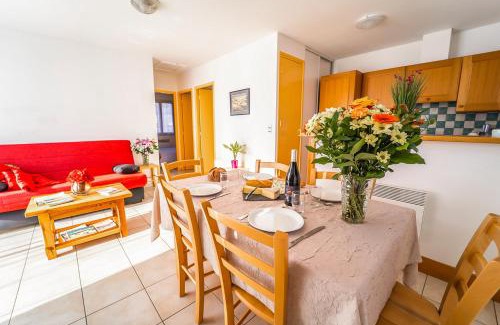 Chauchailles House | Pet-Friendly Retreat at Les Chalets de la Vallée du Bés