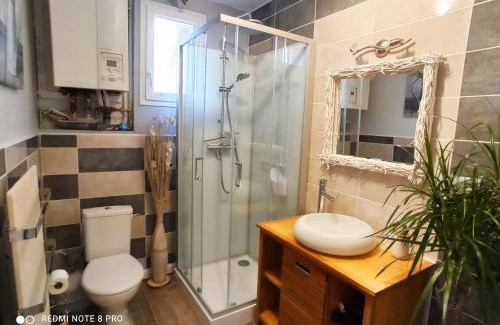 Saint-Jean-d'Eyraud House | Discover Comfort at Les Chambres de Beauviel - Breakfast Included