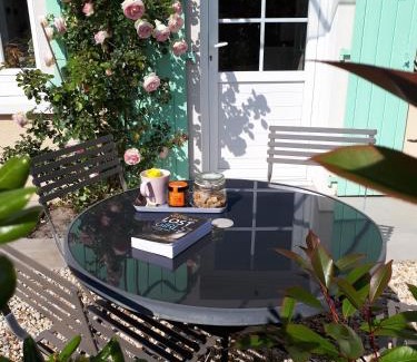 Mios Bed & Breakfast | Cozy Retreat at Chez Pascale et Patrick - Kid Friendly Stay