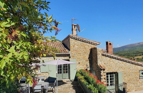 L'Epine Bed & Breakfast | Delightful Stay at Les Chambres d'Hôtes du Cladan
