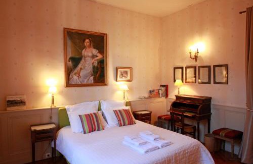 Angers Bed & Breakfast | Inviting Stay at Les Chambres de Mathilde - Family Friendly