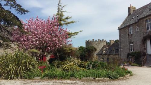 Le Rozel Bed & Breakfast | Relax at Les Chambres du Château du Rozel with Ocean Views