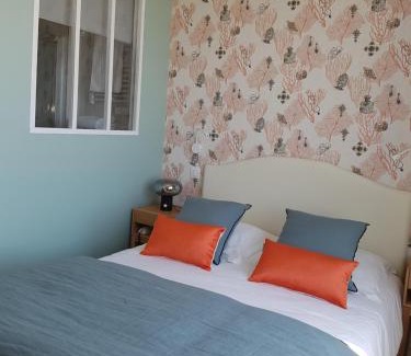 La Turballe Hotel | Oceanfront Retreat: Les Chants d'Ailes with Breakfast & Views