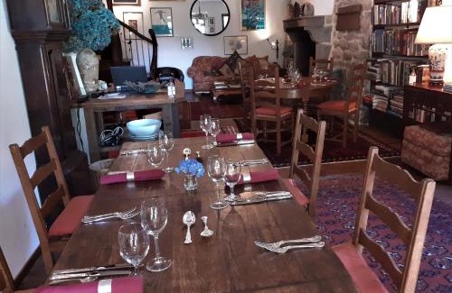 Saint-Leger-la-Montagne Hotel | Unforgettable Getaway at Les Chenes - Pet Friendly & 10/10 Rated