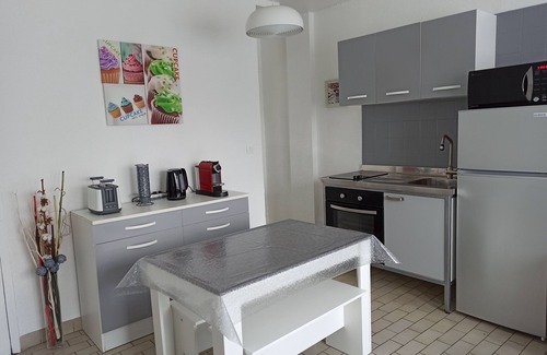 Lens Apartment | Comfortable Stay at Les Chevalets II near University & Louvre