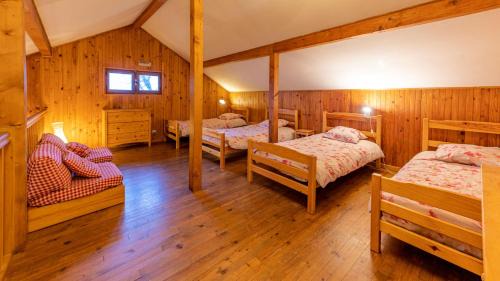 La Lechere Ski Chalet | Cozy Les Cochettes Chalet for 8 - Pet & Child Friendly