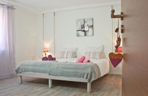 Breuschwickersheim Apartment | Discover Les coeurs de Cachemire: Oceanfront Bliss Awaits