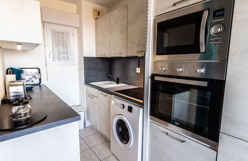 Cap d'Agde Apartment | Experience Les Colonnes de Circé with Oceanfront Views