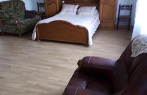 Congrier House | Relax at Les Conillieres: Pet and Child Friendly Stay