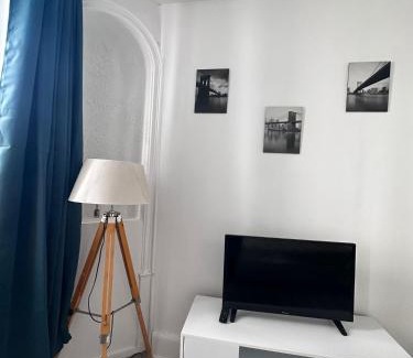 Saint-Pierre - Rene II - Bonsecours Apartment | Family-Friendly Retreat at Les Cosy De Nancy - City Escape