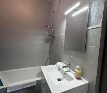 Saint-Pierre - Rene II - Bonsecours Apartment | Family-Friendly Retreat at Les Cosy De Nancy - City Escape
