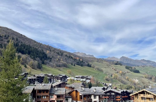 Les Avanchers-Valmorel Apartment | Idyllic Les Côtes 15 - Mountain View Apartment for Families