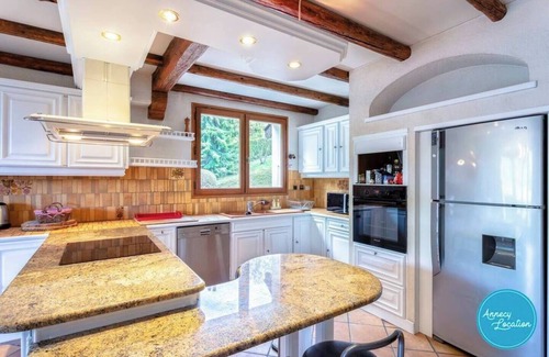 Menthon-Saint-Bernard Villa | Exceptional Les Coteaux Family House with Lake View & Pool