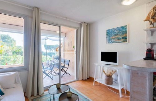 La Nartelle Apartment | Oceanfront Retreat at Les Coteaux de la Nartelle