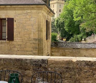 La Roque-Gageac Apartment | Guest Favorite: Les Courtines - Character Apartment Awaits