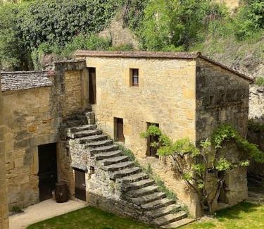 La Roque-Gageac Apartment | Guest Favorite: Les Courtines - Character Apartment Awaits