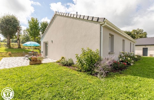 Saint-Pierre-Roche House | Cozy Family Retreat at Les Croix Petites - Saint Pierre Roche