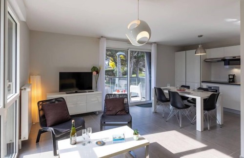 Rotheneuf-Le Pont Apartment | Oceanfront Getaway at Les Cyprès by Interhome