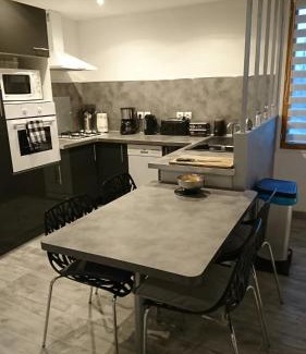 Saint-Romain-de-Jalionas Apartment | Family-Friendly Retreat at Les Dauphins with High Ratings
