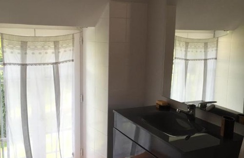 Ploeren Bed & Breakfast | Family-Friendly Retreat at Les Demeures de Kerbosser
