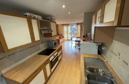 Les Deux Alpes Apartment | Cozy Les Deux Alpes Apartment for 6 with Pool Access