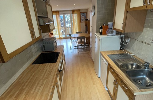 Les Deux Alpes Apartment | Cozy Les Deux Alpes Apartment for 6 with Pool Access