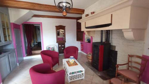 Anchenoncourt-et-Chazel House | Beachfront Bliss at Les deux Licornes: Rated 8.9/10