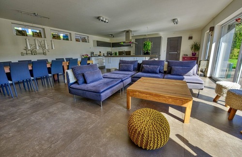 Saint-Jean-dʼAulps Ski Chalet | Modern Chalet Les Diablotins with Incredible Lake Views