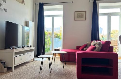 Commes Apartment | Bright Duplex with Garden Near Omaha Beach & Bayeux