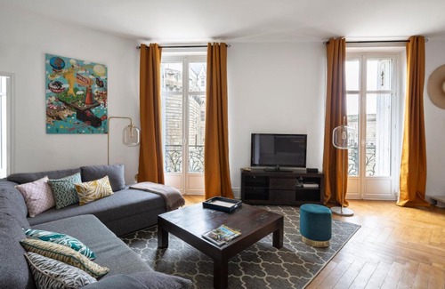 Decre-Cathedrale Apartment | Family-Friendly Stay at Les Ducs by Cocoonr - Rated 10/10