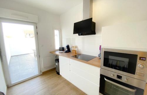 Bleriot-Plage Apartment | Discover Les Dunes 1: Family-Friendly with a Pool