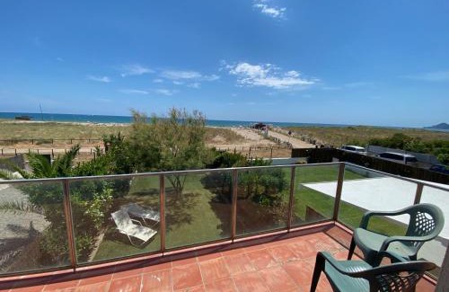 Mas Pinell House | Inviting Les Dunes 2044: Pet Friendly, Pool & Family Fun