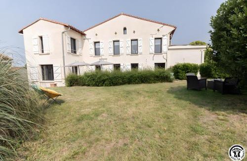 Caraman House | Les Echaunes