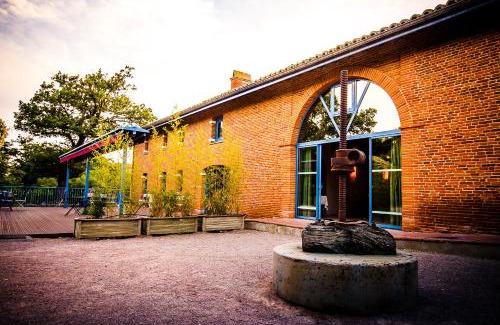 Mondonville Hotel | Unwind at Les Ecuries de la Tour with Family-Friendly Amenities