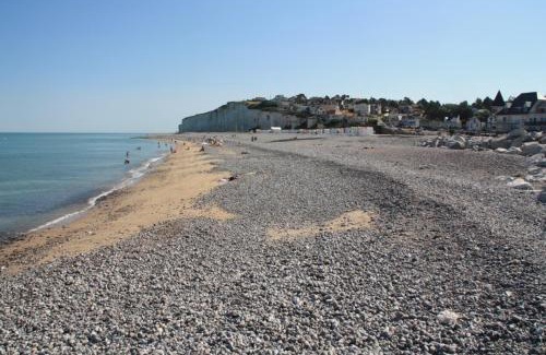 Criel-sur-Mer Apartment | Charming Les Embruns Studio Near the Beach, Rated 9/10