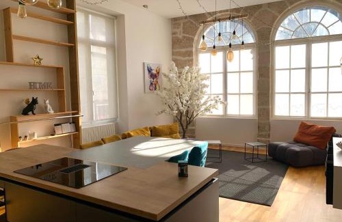 Besancon Old Town Apartment | Discover Les Fabuleux Appartements in Place Victor Hugo