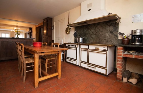 L'Echelle House | Top-Rated Les Faisiaux - L'Echelle: Pet & Child Friendly