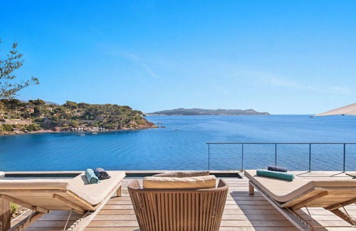 La Seyne-sur-Mer Villa | Les Falaises de Fabregas Exceptional villa overlooking the Mediterranean