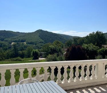 Saint-Gery Apartment | Elegant Les Figuiers de Louna: Oceanfront Retreat with Pool